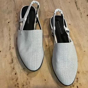 Donald J. Pliner Shoes - 🇺🇸TODAY ONLY $35 Donald J. Pliner Maci flats 8.5 Donald J. Pliner Shoes - 🇺🇸TODAY ONLY $35 Donald J. Pliner Maci flats 8.5